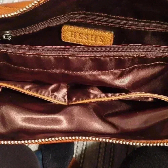 Heshe handbag - Picture 3 of 3